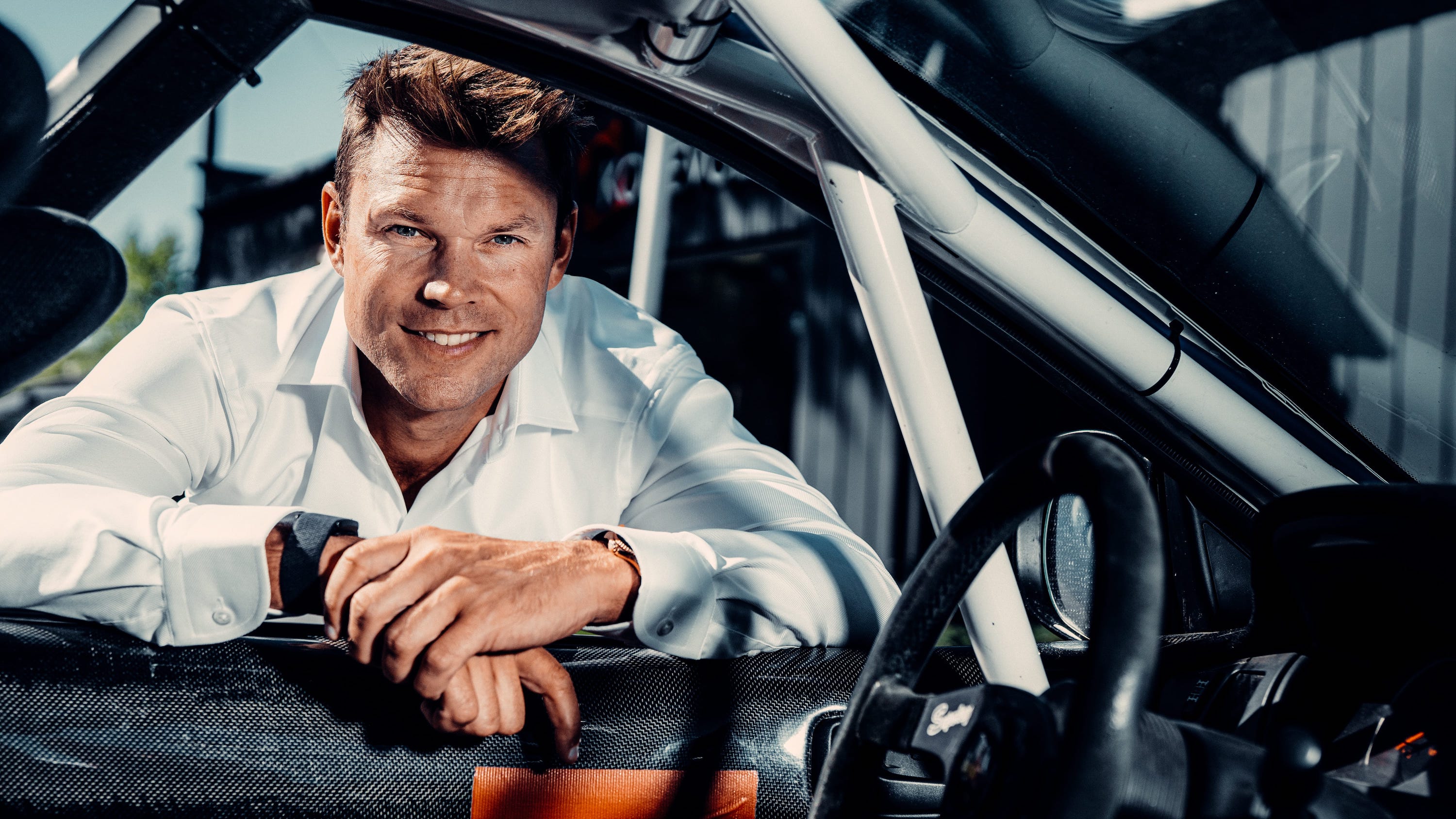 Norsk rallykører Andreas Mikkelsen til BARONS' Man in the Shirt