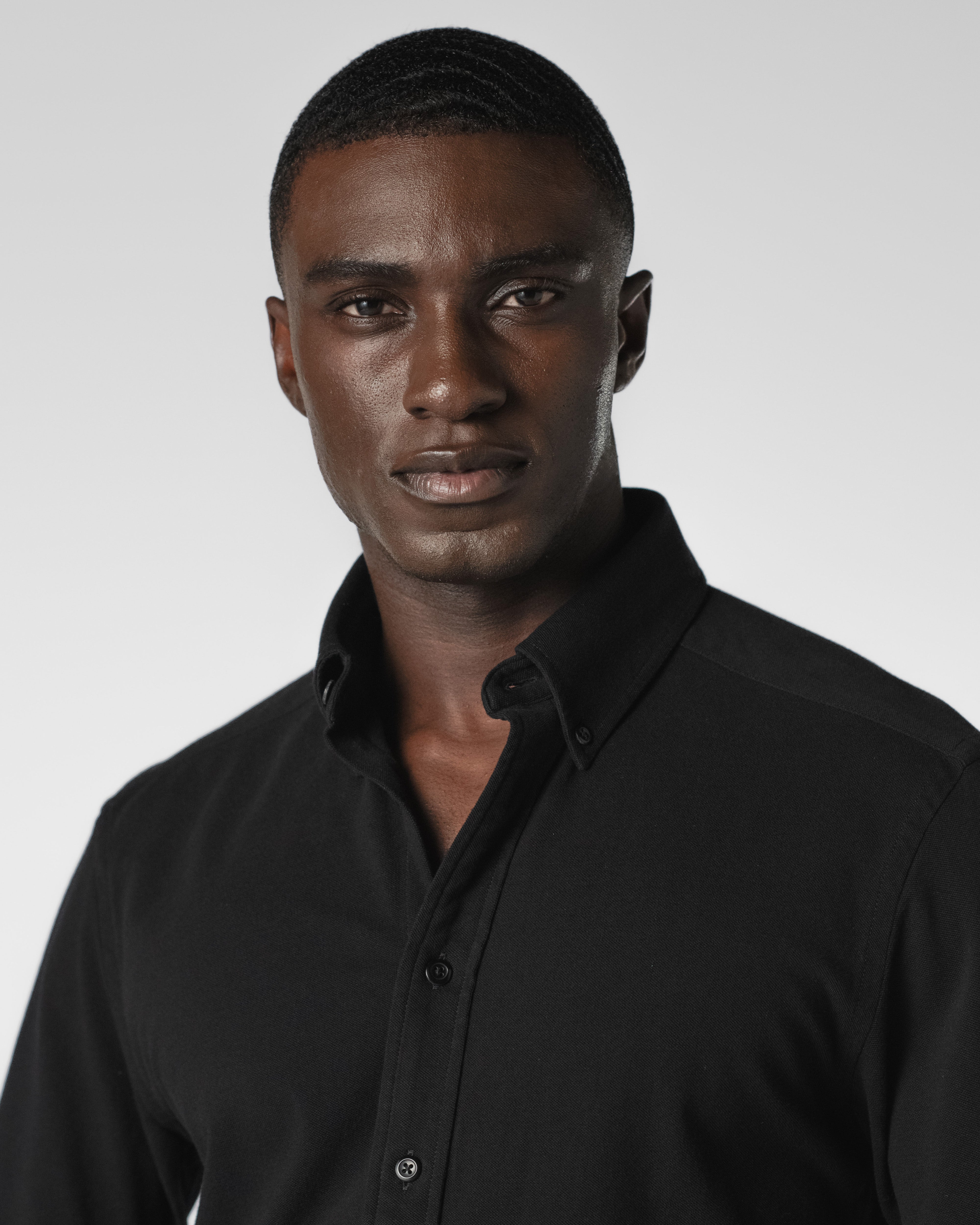 The Ambassador | Black